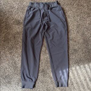 EUC Women’s Under Armour Grey Joggers - Size M